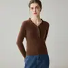 Nueva colección de otoño e invierno: Suéter de cachemir para mujer con cuello en V, detalles de hilo dorado y plateado y un bajo festoneado, hecho de 100% cachemir puro