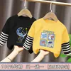 Camiseta de Manga Longa Listrada Patchwork para Meninos, Novo Modelo Primavera e Outono 2026, Blusa de Algodão Puro Infantil, Camiseta de Base para Crianças Maiores