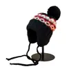Novo chapéu de lã japonês vintage da Coreia do Sul aquecido com proteção para as orelhas, chapéu de tricô jacquard com pompom feminino para outono e inverno