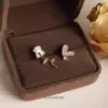 Brincos de Prata 925 Esterlina Esmaltados com Pérola e Flor de Zircônia para Mulheres, Novo Modelo Popular, Brincos Clássicos de Luxo de Alta Qualidade