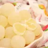 Venta al por mayor Bola de Leche Crujiente Fresca Rellena de Caramelo de Leche, Gomitas de Frutas, Dulces de Boda, Dulces para Celebración de Bodas, Dropshipping
