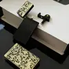 Queroseno|Patrón floral tallado estilo delgado elegante lujo ligero estilo antiguo encendedor de rueda de pedernal regalo de alta calidad encendedor de queroseno de gama alta