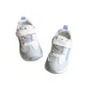 Zapatos modernos para niños pequeños 2026 para primavera y otoño, zapatos de bebé para niños y niñas, zapatos casuales de suela blanda, zapatos blancos para niños, zapatos deportivos transpirables