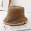 Chapéu balde dupla face de lã de cordeiro para mulheres, versátil para outono e inverno, afina o rosto, espessado para aquecimento, à prova de vento e resistente ao frio