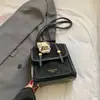 Bolsa Tote de Design Exclusivo para o Dia a Dia de Mulheres 2026 Inverno Novo Estilo Color-Blocking Retro Sensação de Luxo Mochila de Ombro Único Ombro Duplo