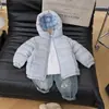 Chaqueta Ligera de Algodón Canalé para Niños de Comercio Exterior 2026 Nuevo Estilo Otoño/Invierno Abrigo de Algodón Acolchado Unisex para Niños Ropa de Abrigo para Bebés con Capucha