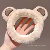 Faixa de cabeça de pelúcia divertida e peculiar para mulheres, com design de desenho animado, textura fofa e estilo de coroa alta, perfeita para lavar o rosto e adicionar um toque de sofisticação aos seus acessórios de cabelo.
