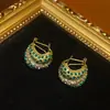Brincos Pesados Pequenos Banhados a Bronze Antigo Ocidental 18 Ouro Vintage com Pedras de Strass Verdes e Brancas