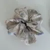 Bordado de Malla Francés Flor Pequeña Estereoscópica Anillo para el Cabello Intestino Grueso Femenino Temperamento Fresco Sentido de Alta Gama Cabello Cuerda para el Cabello Accesorios para el Cabello