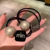 Cuerda para el pelo de perlas con letra elegante de moda para mujer, celebridad de internet, simple, con incrustaciones de diamantes, cabeza de poni, bola, tendón de goma, nuevos accesorios para el cabello