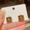 Pendientes de Botón Cuadrados Geométricos Exquisitos con Estampado de Leopardo Sentido de Diseño de Nicho Elegantes Versátiles Pendientes para el Trabajo Accesorios de Pendientes de Celebridad de Internet