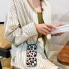 Funda personalizada para teléfono móvil iPhone15pro con estampado de leopardo marrón y negro resistente a caídas 14 Cordón cruzado ajustable para Apple 13