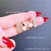 Estilo coreano textura de metal pérola em forma de V diamante letra Zircon stud brincos simples moda temperamento brincos joias atacado