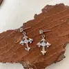 Estilo de Nicho, Gama Alta, Pendientes de Estilo Genial, Pequeños, Sencillos, Modernos y Versátiles, Pendientes de Cruz Retro Incrustados con Diamantes