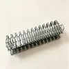Os dentes da fivela da correia transportadora da mina de carvão estão firmemente engatados e não se soltam facilmente.