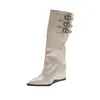 Bico fino, aumento interno de altura, fivela de cinto, botas longas para mulheres, salto plataforma alto, botas de montaria, novo modelo outono e inverno 2026