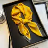 Bufanda de Letras Simple para Mujer Bufanda Cuadrada Artificial de 70 cm Elegante Bufanda de Seda Versátil Decorativa Bufanda Pequeña Decorativa Corbata de Bolso Corbata para el Cabello