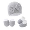 Liquidación de Gorros Europeos y Americanos de Comercio Exterior para Recién Nacidos, Manoplas Anti-Rayaduras, Cubrepiés, Gorros de Bebé con Lazos, Gorros Indios, Set de Tres Piezas