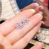 Agita el sonido mano rápida Suministro en vivo pendientes de microincrustación de diamante rosa joyería de oreja de flor de pétalo rosa de lujo para mujer venta al por mayor