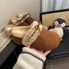 Nuevas Pantuflas de Algodón Estilo Retro Otoño e Invierno Sencillas Versátiles Modernas Lujo Ligero 2025 Pantuflas Cerradas