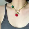 Estilo nuevo de primavera y verano, cadena para clavícula con colgante de florcitas de colores, collar para mujer con colgante de manzana roja lindo