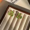 Pendientes coreanos de flores frescas y coloridas para mujer, modernos y ligeros, de lujo, con perlas de amor y un toque de estilo.