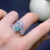 Anillo de Esmeralda Colombiana Natural con un Tamaño de Piedra Principal de 6 mm, Finamente Elaborado y Montado en Plata de Ley 925