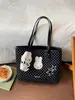Bolsa tote de grande capacidade para mulheres, novo modelo de verão 2026, bolsa de ombro casual texturizada, bolsa de ombro para o dia a dia, bolsa de mão de alta qualidade