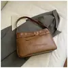 Bolsa de Ombro Retro de Nicho Transfronteiriça para Mulheres 2025 Inverno Novo Estilo Tendência Versátil Casual Simples