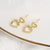 Brincos de Coração com Diamantes Brilhantes Novo Estilo, Elegantes e de Alto Padrão, Luxo Leve, Brincos Exclusivos de Nicho para Mulheres, Brincos de Tarraxa Modernos e Versáteis