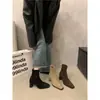 Primeiro Encontro Jifa Botas Francesas para Emagrecer Botas de Salto Médio Veludo Elástico Botas Femininas Outono e Inverno Marrom Retro Botas Curtas Botas de Cavaleiro Britânico