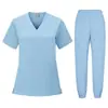 Uniformes médicos personalizados con impresión por transferencia de calor, trajes de quirófano elásticos en cuatro direcciones, varios diseños para centros de atención posparto, entrega rápida en lotes pequeños