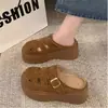 Sandalias Birkenstock Versátiles de Media Pantufla con Plataforma para Aumentar Altura 2026 Verano Nuevas Sandalias Romanas con Agujeros Pantuflas Cerradas Huecas