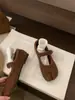 Sapatos Retro de Camurça com Estampa de Leopardo, Bico Redondo, Tira Única, Bico Dividido, Pata de Porco, com Pelúcia Adicionada, Sapatos Mary Jane Birkenstock Femininos para Outono e Inverno