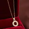 Colar Pingente de Alfabeto Inglês de 26 Letras, Elegante e Requintado, com Design Criativo, Toque de Alto Padrão, Versátil Corrente para Clavícula de Cobre Puro Atacado