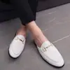 Daifa Probador Zapatillas de Media para Hombre Zapatillas Personalizadas para Exteriores Estilo Británico Baotou Hebilla en I Sandalias sin Talón Zapatos de Hombre