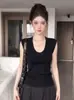 Camiseta de Tricô Manga Curta Off-Shoulder com Decote em V Profundo Estilo Old Money para Mulheres, Casual de Verão, Sofisticada, Slim-Fit, com Pequenas Mangas Bufantes