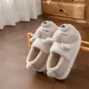 Pantuflas de algodón de osito tonto y lindo para mujer 2026 nuevo otoño e invierno interior hogar cálido antideslizantes suela gruesa talón cerrado algodón para damas