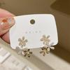 Pendientes de plata S925 con forma de aguja, hojas de rosa y flores frescas, trébol de cuatro hojas, elegantes pendientes de perlas a juego, pendientes de celebridades de Internet.