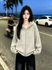 Moletom com capuz listrado color block estilo preguiçoso popular estilo americano para mulheres, outono e inverno de 2026, forrado com fleece, jaqueta cardigã de caimento solto, moderno
