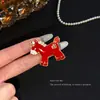 2026 Nuevo Modelo Rojo Esmalte Vintage Caballo Broche Versátil para Viaje Accesorio de Pin Elegante de Gama Alta para Mujer