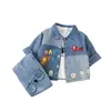 Conjunto de Otoño para Niños 2026 Nueva Moda Ropa de Otoño Infantil Estilo Coreano Bebé Chaqueta de Mezclilla Manga Larga Conjunto de Tres Piezas Moderno