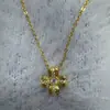 Collar de Pétalos con Circonita Brillante Incrustada Estilo Xiaohongshu, Cadena para Clavícula de Lujo Ligero de Alta Gama, En Stock