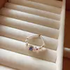 Anillo con Dedo de Comida de Nicho de Alto Sentido del Diseño de Lujo Ligero para Mujer, Colgante de Lazo con Perlas y Pedrería, Anillo de Perlas al por Mayor