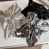 Elástico de Cabelo de Couro Prata Estilo Coreano para Mulheres, Elástico de Cabelo Novo de Alta Qualidade, Moderno e Elegante para Rabos de Cavalo e Rabos de Cavalo Altos, Acessório de Cabelo
