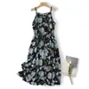 Vestido de alça floral azul acetinado de temperamento super bonito para mulheres verão 2026 novo colete único vestido longo