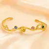Pulsera de Acero Inoxidable en Nuevo Estilo Chino con Diseño Hueco de Rama Retro, Chapada en Oro de 18 Quilates, Ágata Roja Natural, Calcedonia Verde y Perlas