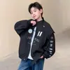 Jaqueta Infantil 2026 Outono Novo Estilo Meninos Estampa de Letras Manga Longa Casaco Casual Bebê Tendência Cool Jaqueta Proteção Solar Nova Tendência