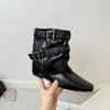Botas de Cavaleiro Retrô Francesas Femininas Outono Novo Estilo Aumento Interno de Altura Solado Macio Botas Curtas com Salto Bloco Ocidental Botas para Calça Superfície de Camurça com Pelúcia