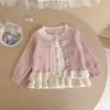 Cardigã de malha com babados para meninas, estilo coreano para primavera e outono, casaco de lã patchwork com blocos de cor de bebê, suéter infantil de duas peças falso